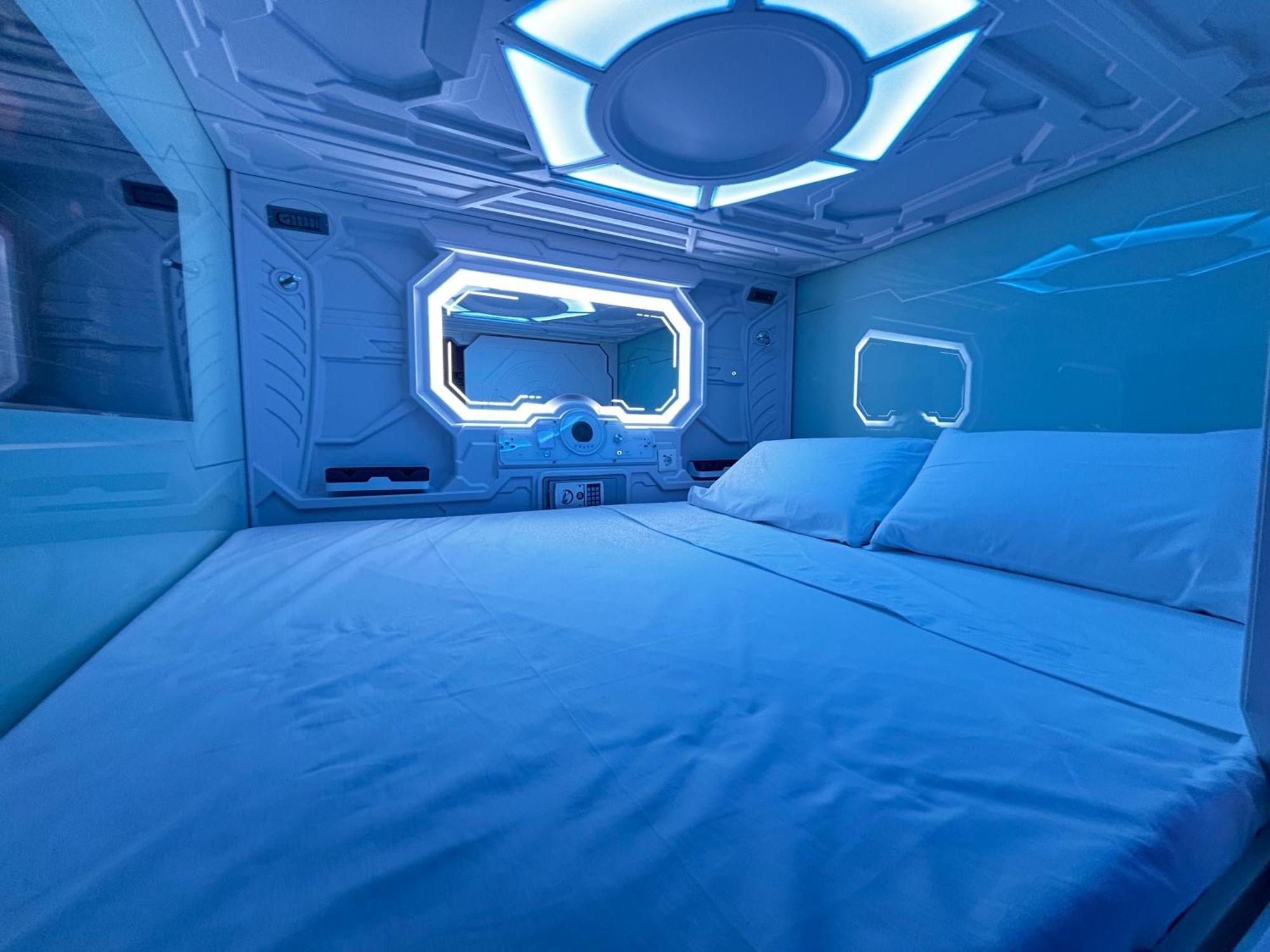 Capsulehotel Futurotel Malagueta