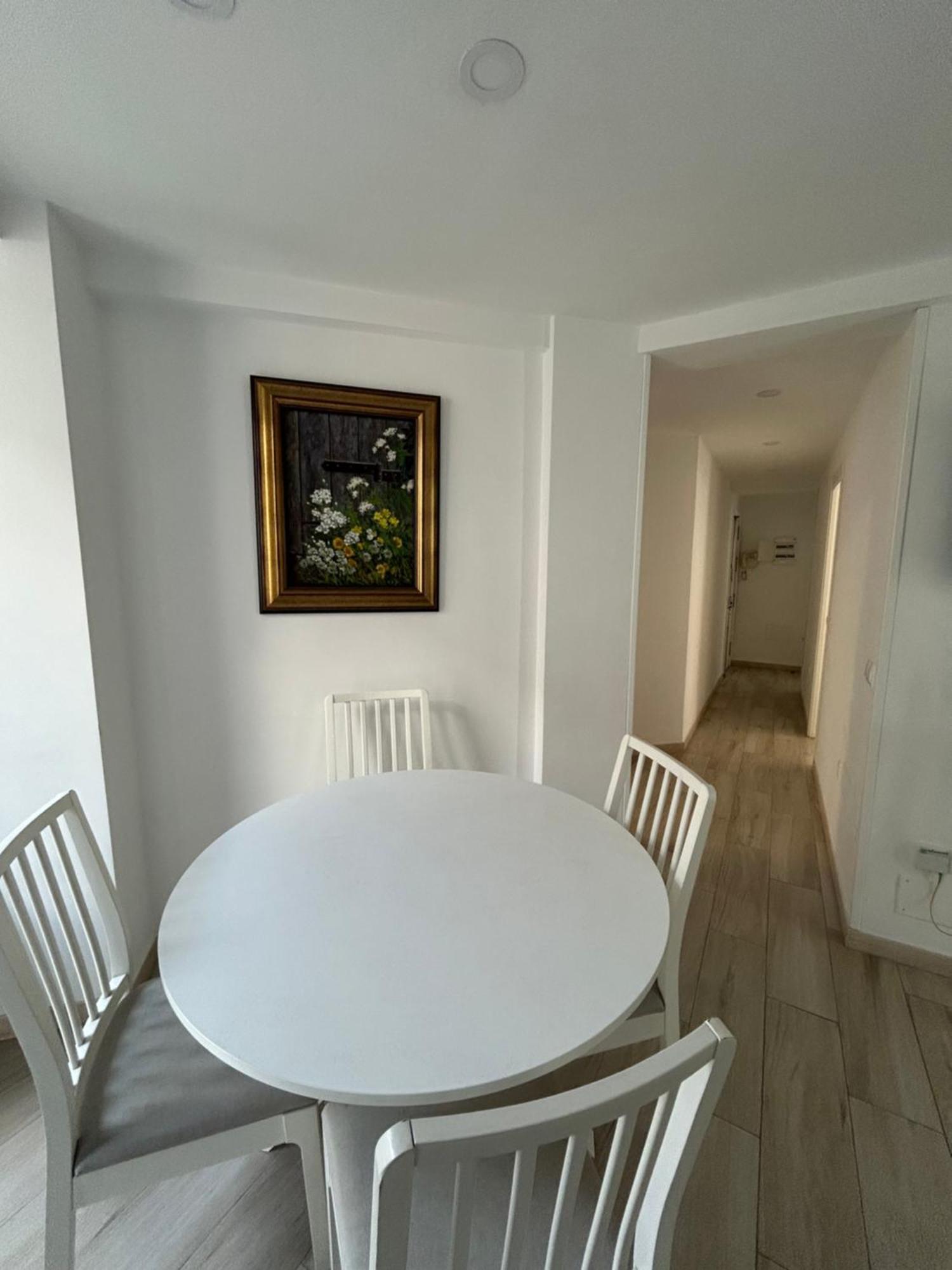 Adoorable Center Apartment *