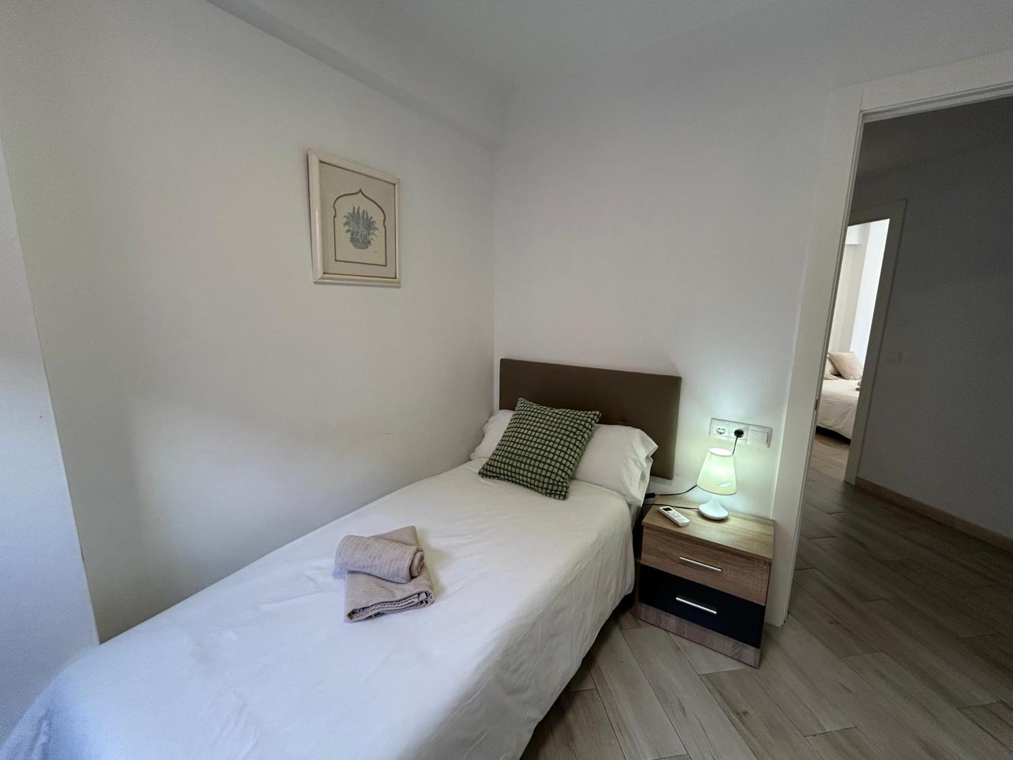Adoorable Center Apartment *