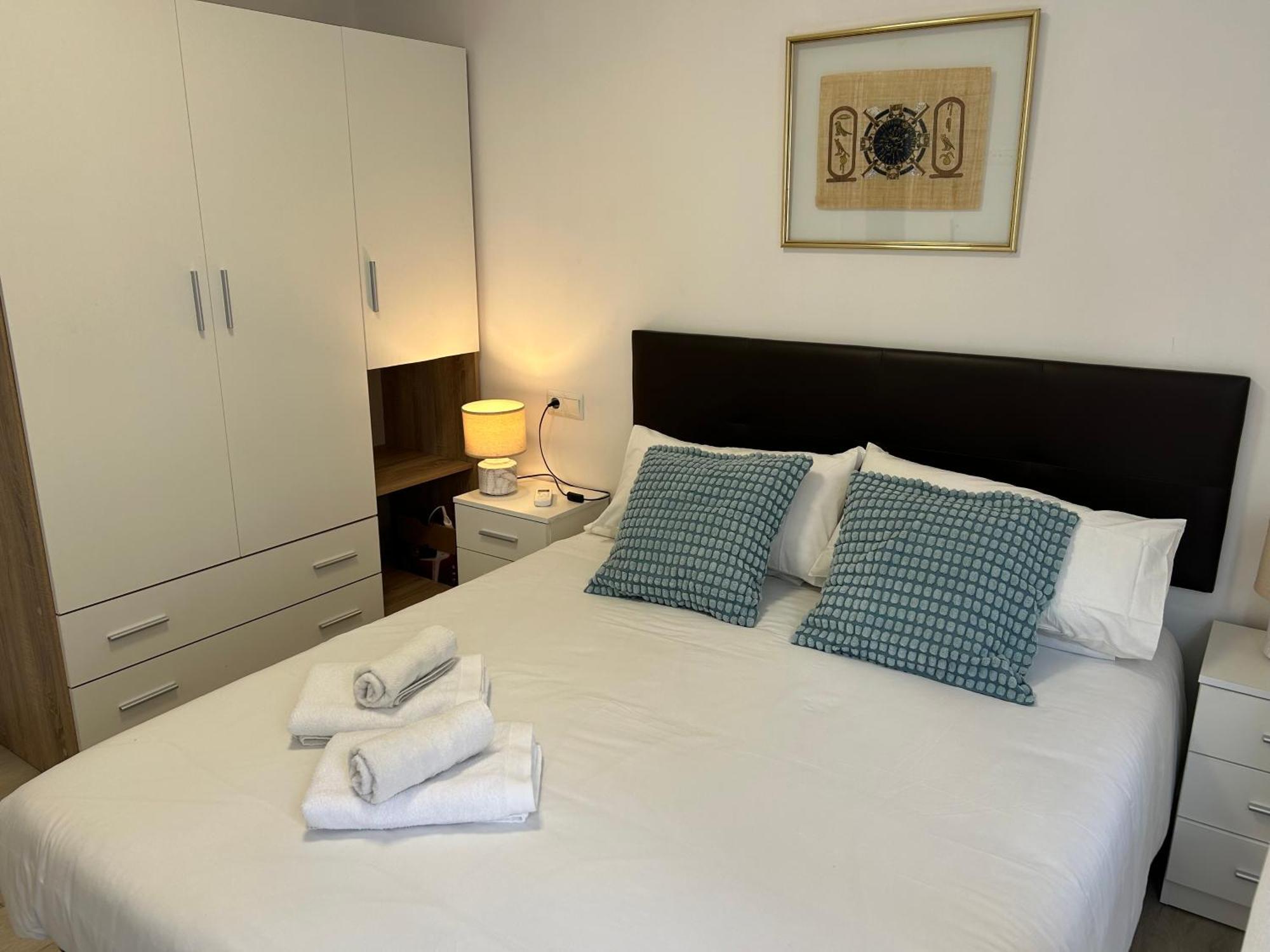 Adoorable Center Apartment