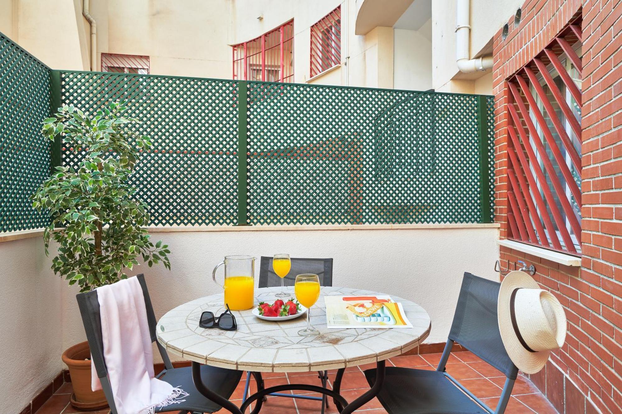 Modern Centre W/ Terrace & Fast Wifi Apartment
