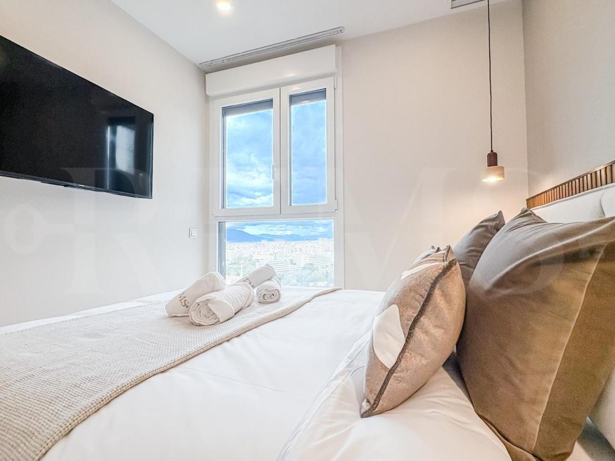 With Stunning Views And Parking By Rems Lejlighed *