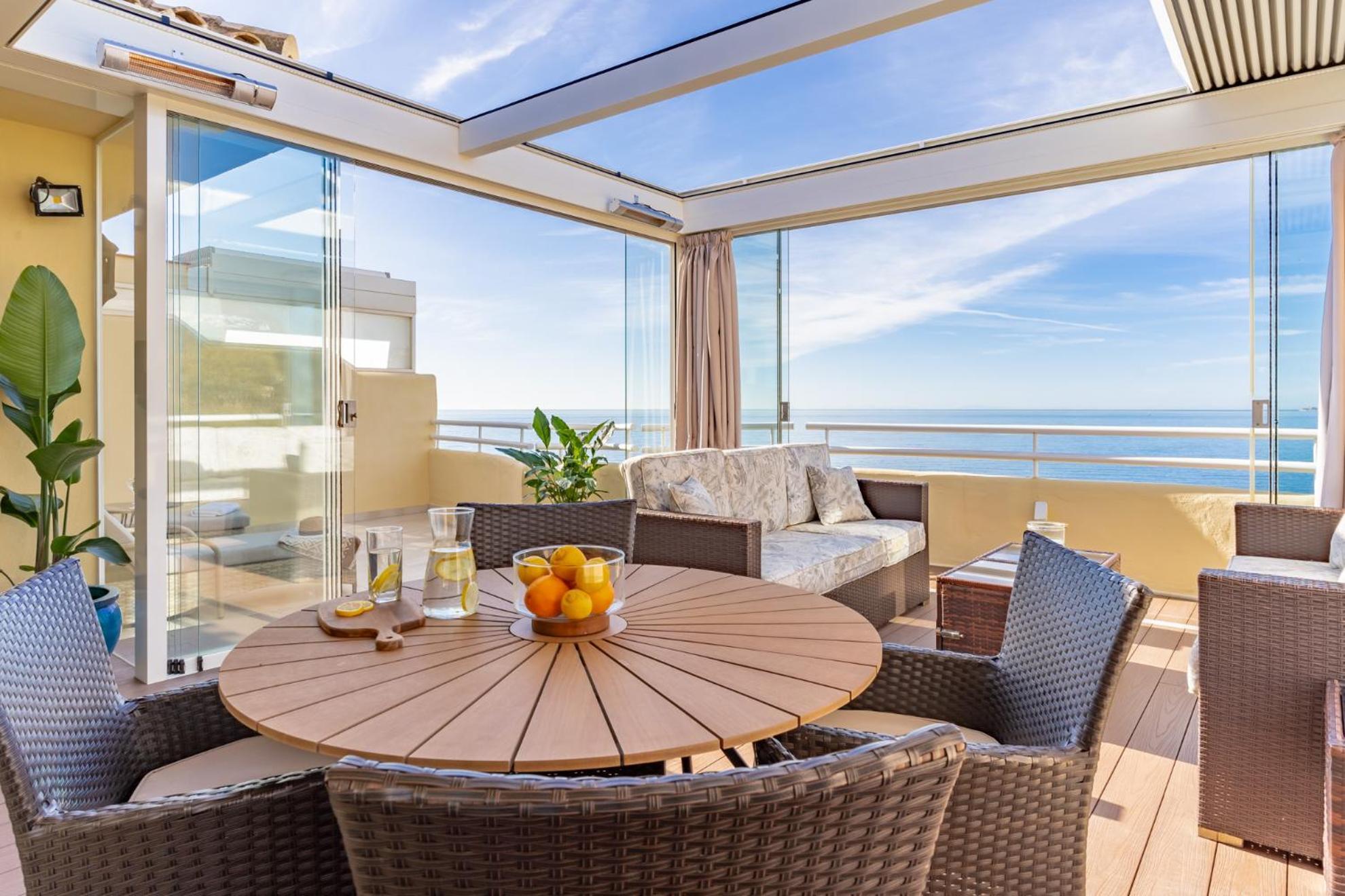Infinity Blue Penthouse Holiday home