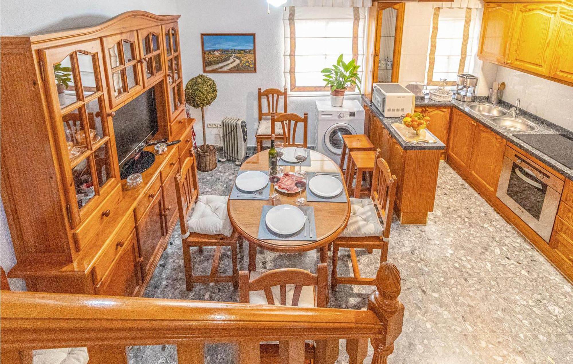Stunning In Mlaga With 2 Bedrooms And Wifi Vakantiehuis *