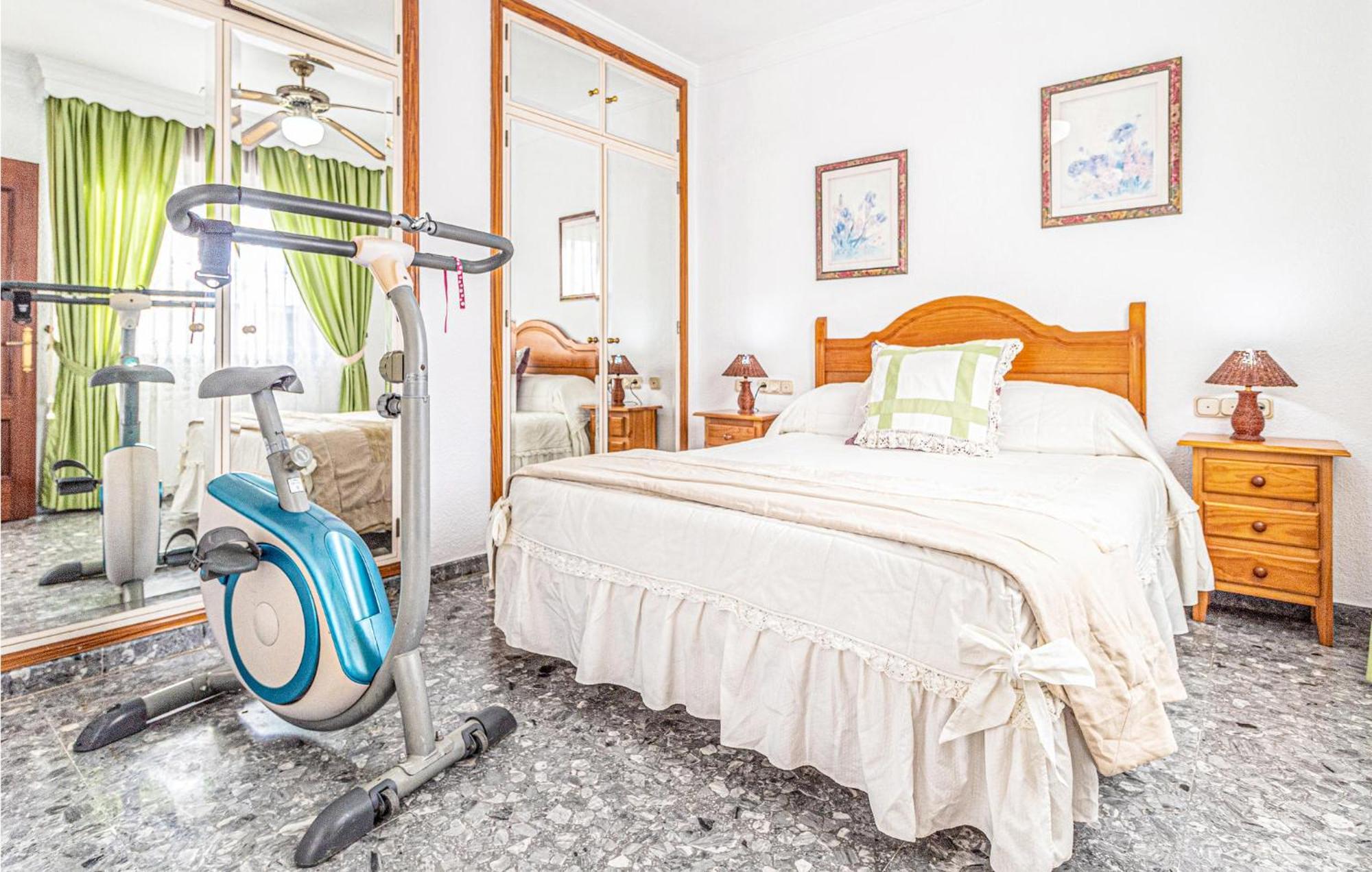 Stunning In Mlaga With 2 Bedrooms And Wifi * Málaga