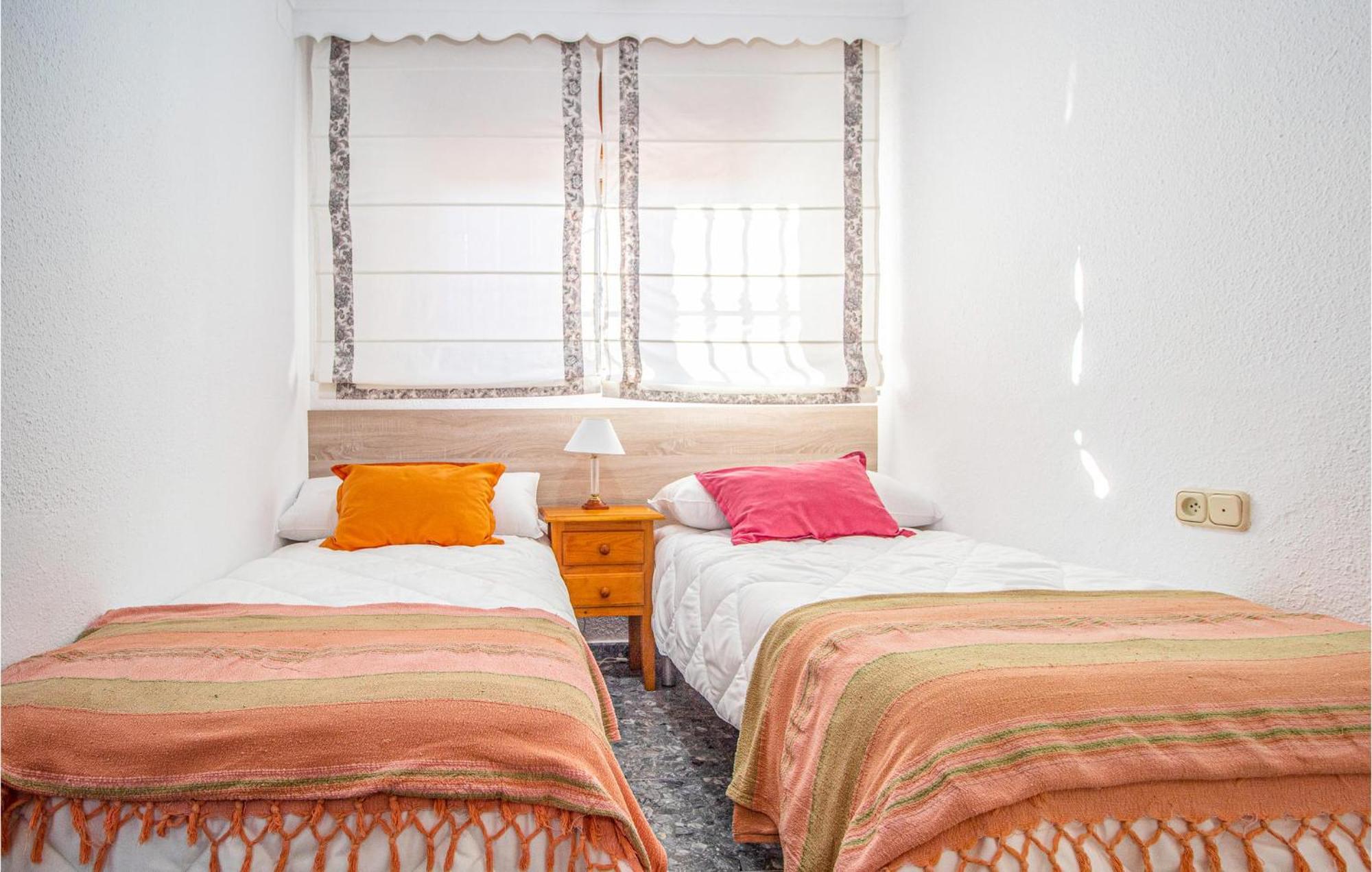 Vakantiehuis Stunning In Mlaga With 2 Bedrooms And Wifi