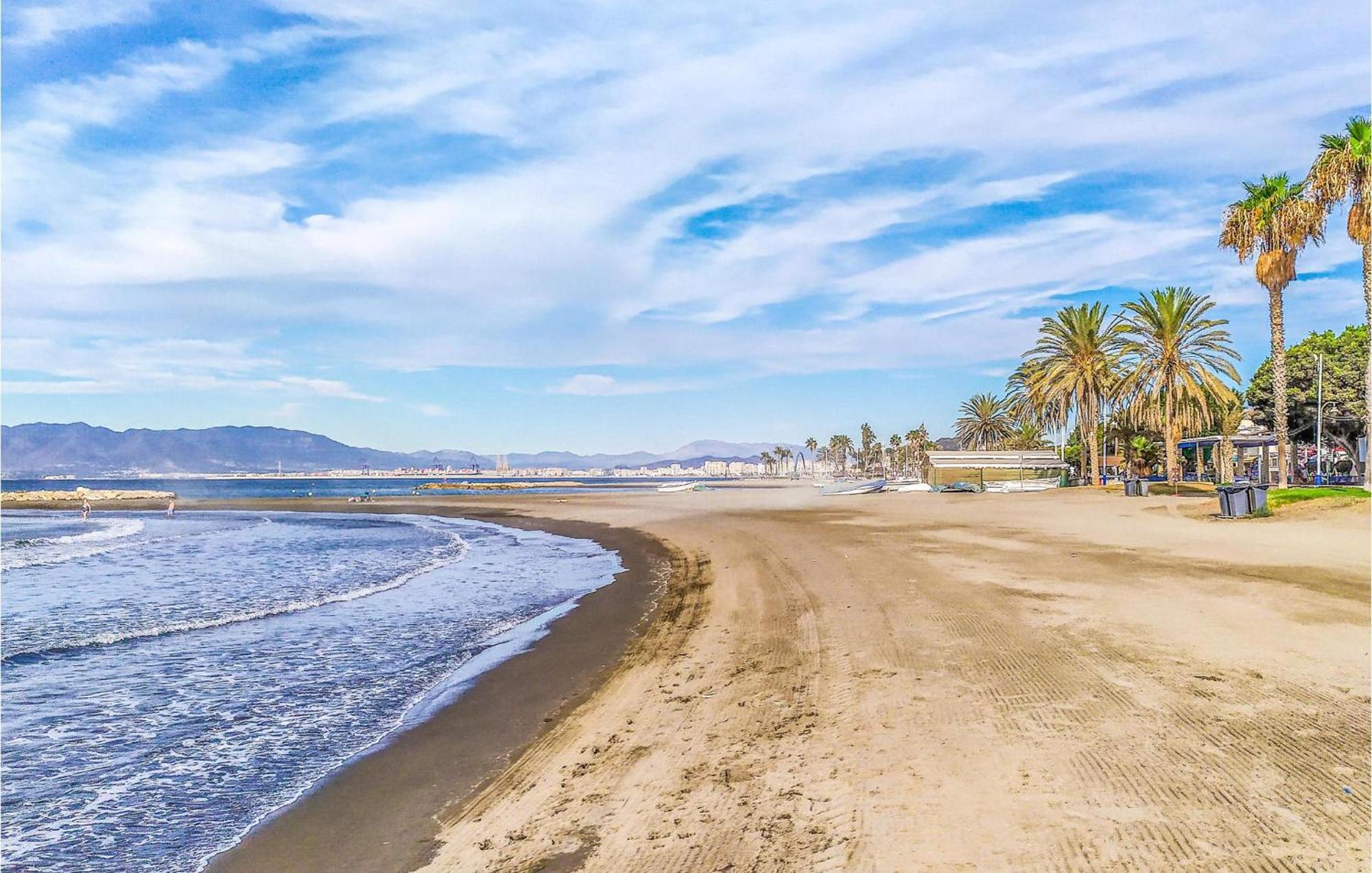 Stunning In Mlaga With 2 Bedrooms And Wifi * Málaga