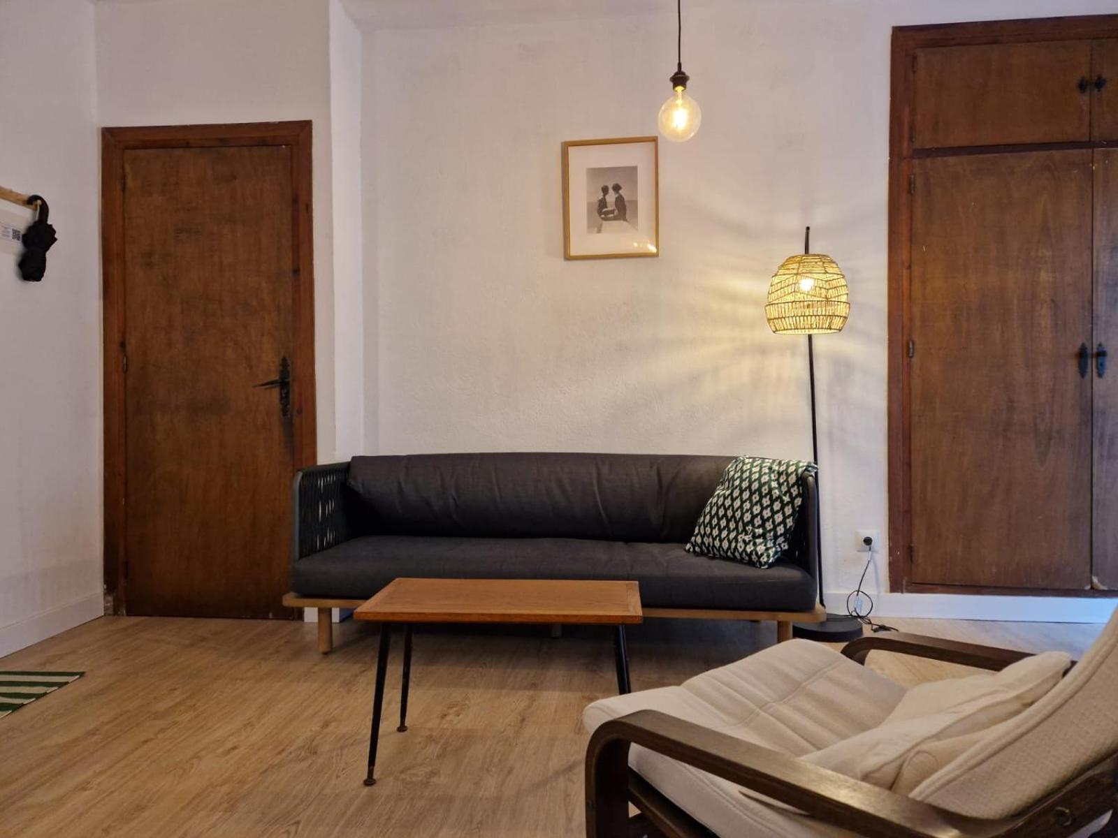 Apartamento Amplia Y Tranquila Con Bano Privado En Piso Compartido