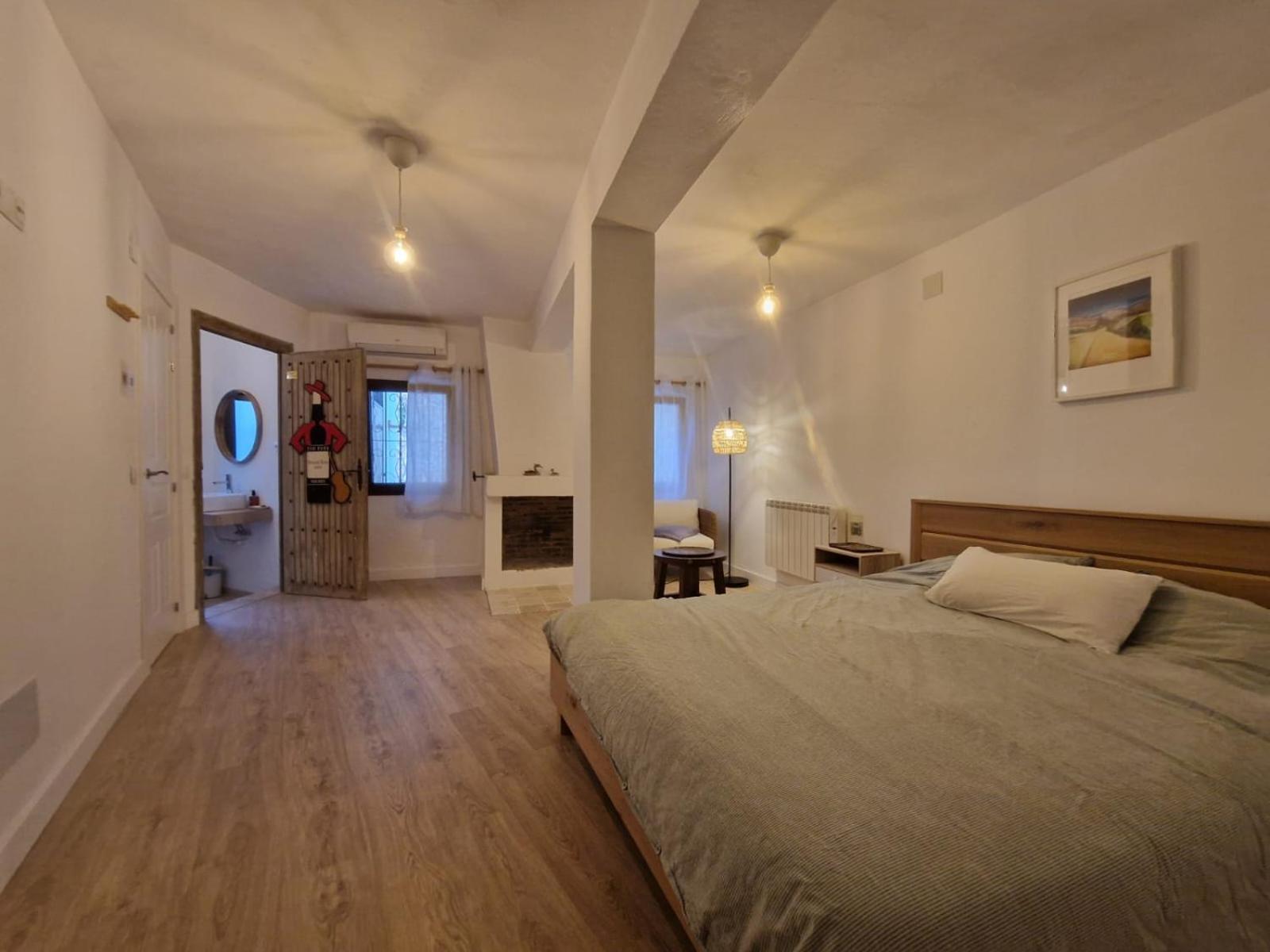 Amplia Y Tranquila Con Bano Privado En Piso Compartido Málaga