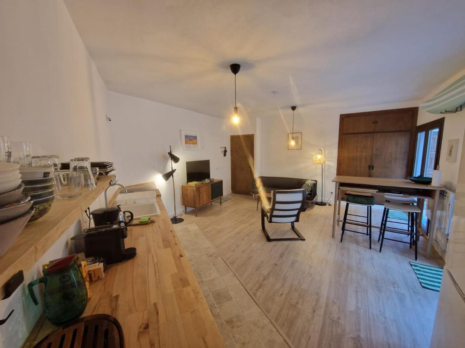 Apartamento Amplia Y Tranquila Con Bano Privado En Piso Compartido
