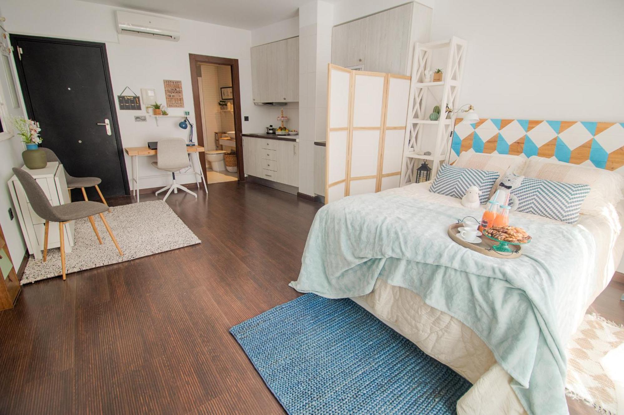 Apartment C80 - Rustic Chic Downtown Malaga
