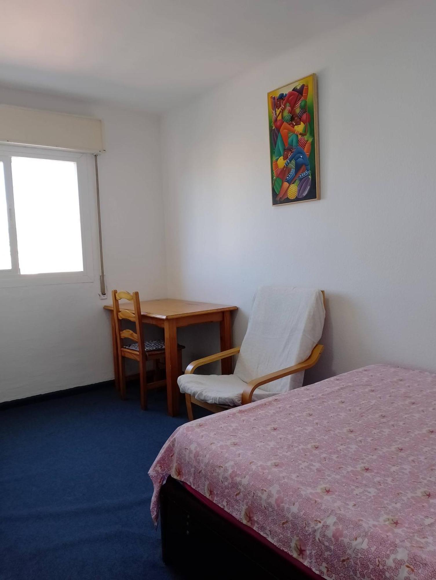 Privada Comoda Centro Vialia Estacion De Tren Maria Zambrano Y Tambien Cerca A La Playa Habitación en casa particular *