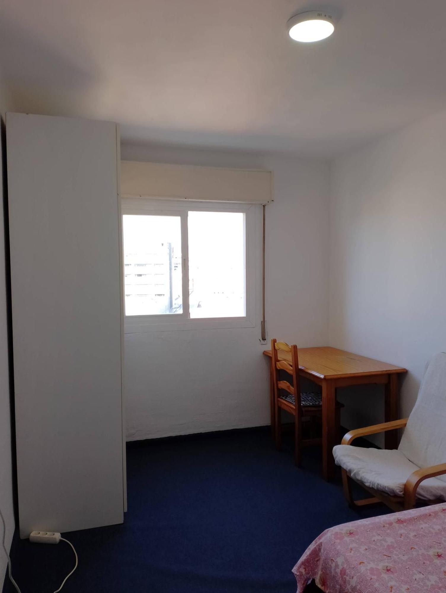 Habitación en casa particular Privada Comoda Centro Vialia Estacion De Tren Maria Zambrano Y Tambien Cerca A La Playa
