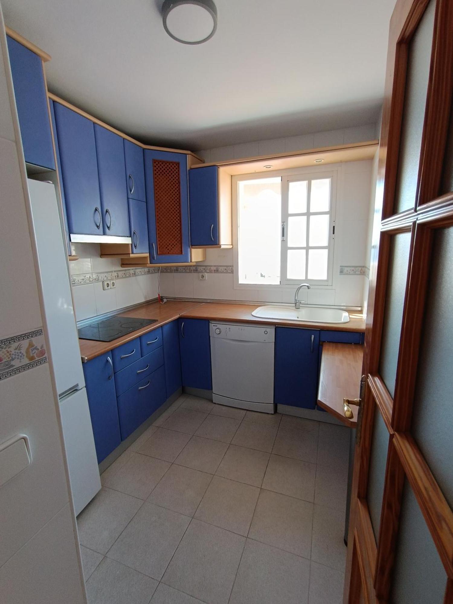 Apartamento Lovely Penthouse In Front Of The With Free Parking