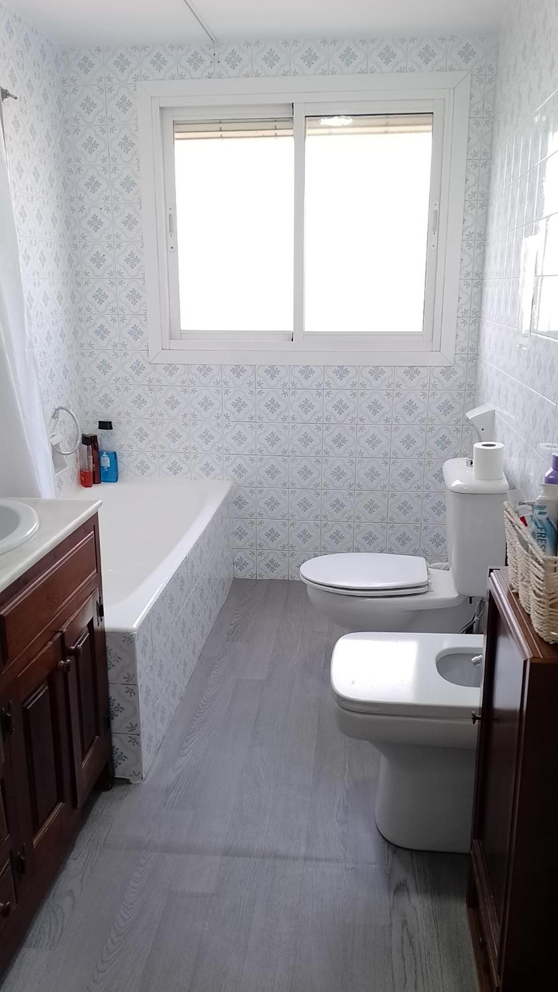 Privada Comoda Centro Vialia Estacion De Tren Maria Zambrano Y Tambien Cerca A La Playa Habitación en casa particular