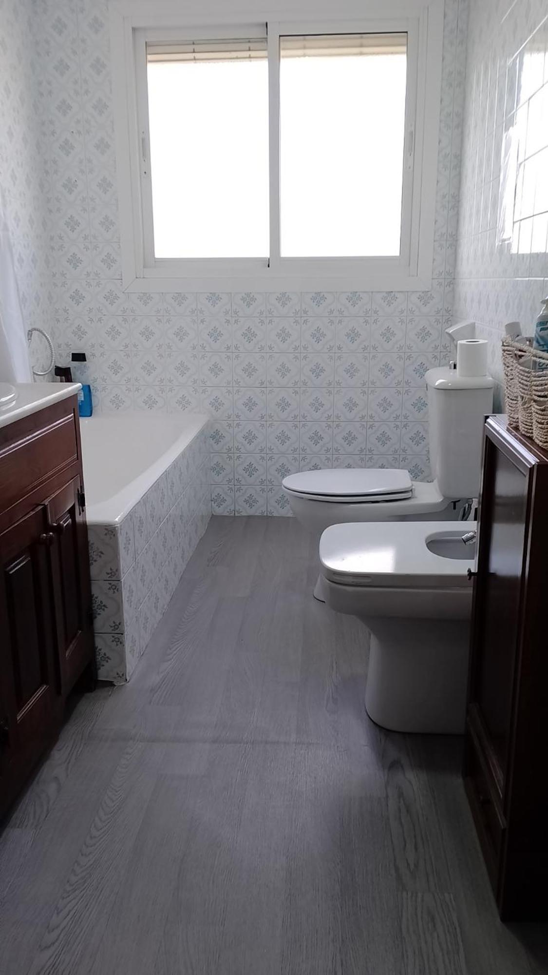 Habitación en casa particular Privada Comoda Centro Vialia Estacion De Tren Maria Zambrano Y Tambien Cerca A La Playa *