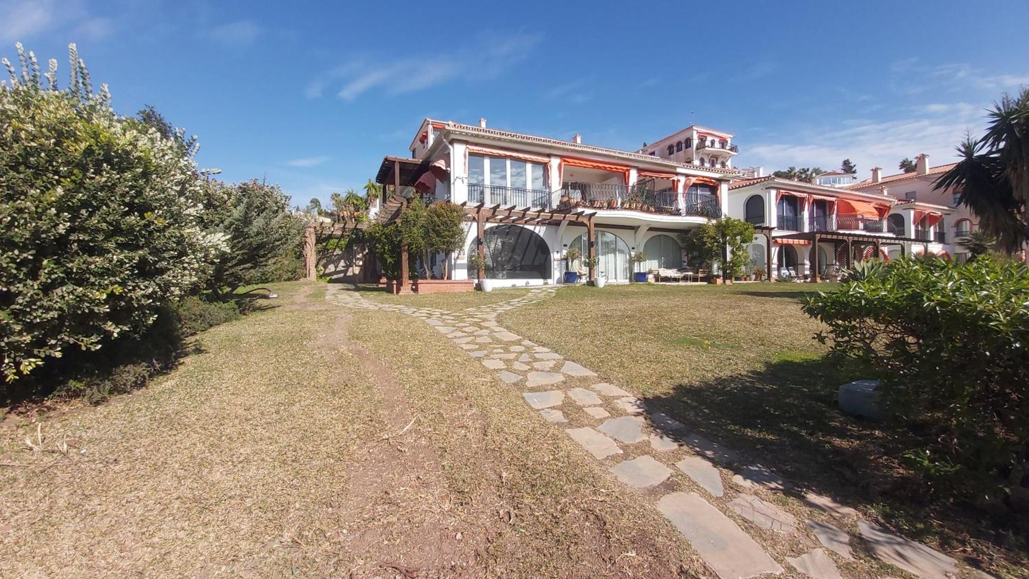 Apartamento Interpares Swimmingpool By Del Parque Flats *