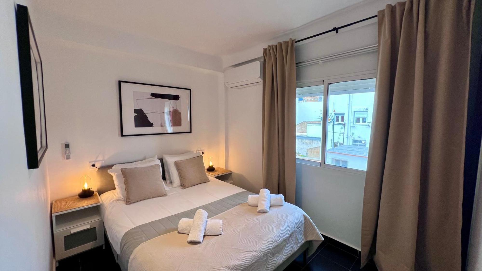 Cool, Modern And Snug 3br Peachy Málaga
