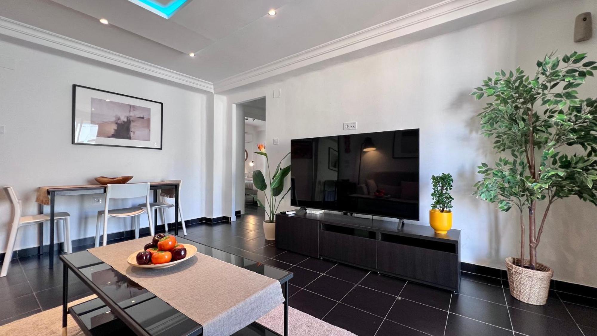 Appartamento Cool, Modern And Snug 3br Peachy *