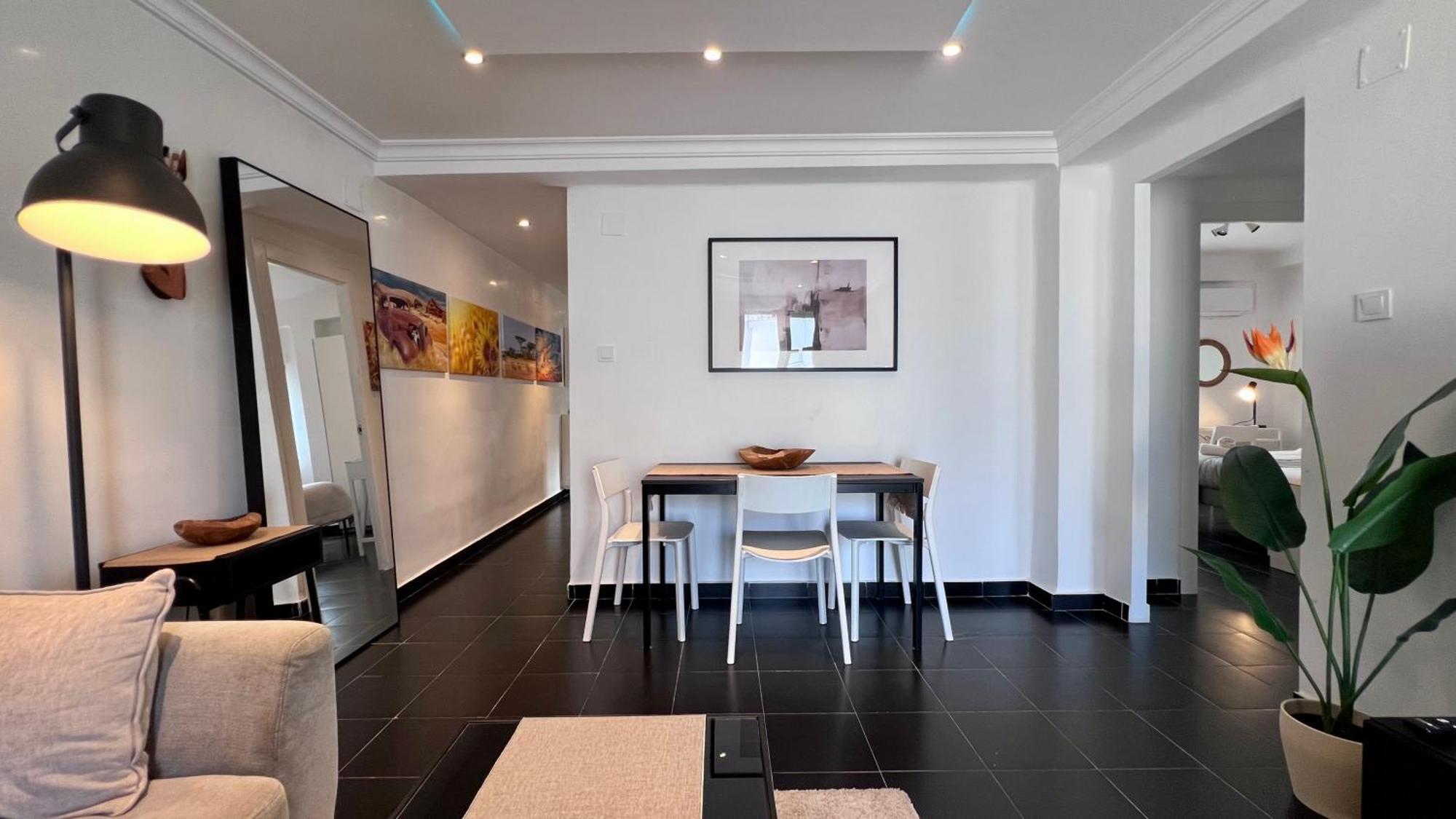 Appartamento Cool, Modern And Snug 3br Peachy *