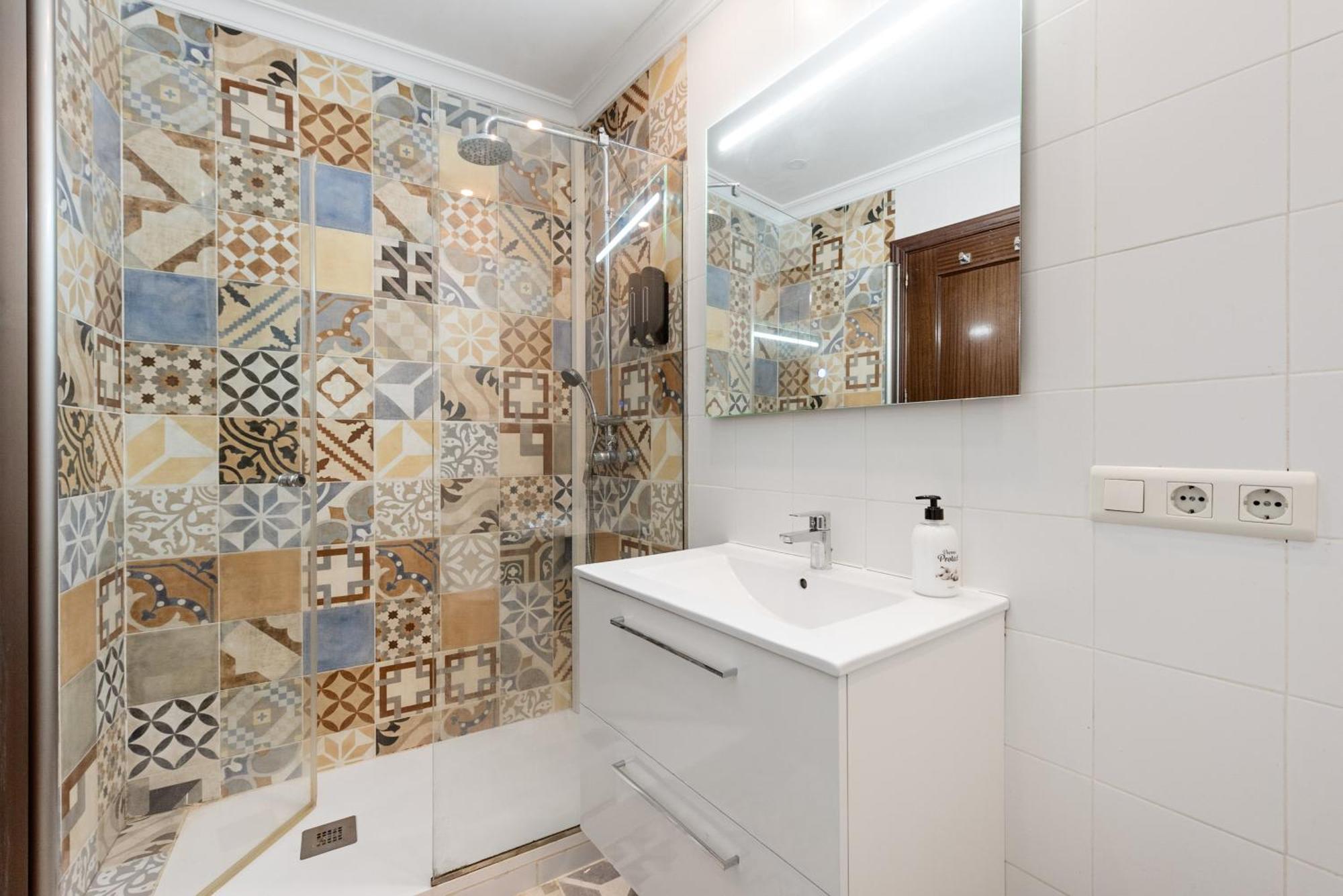 Urbanchicmalaga 2bedroom Oasis In Historic Centre Malaga