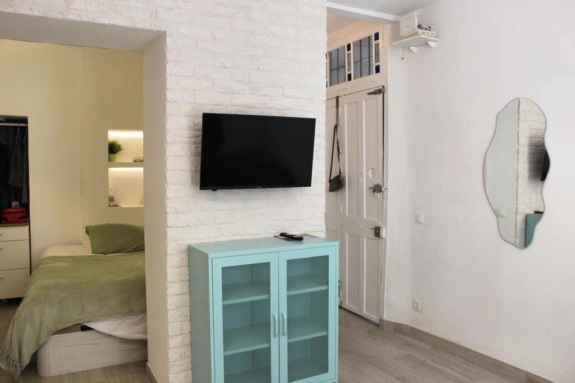 Iyourbasics Lovely Hinestrosa 23 Free Wifi&ac Apartment