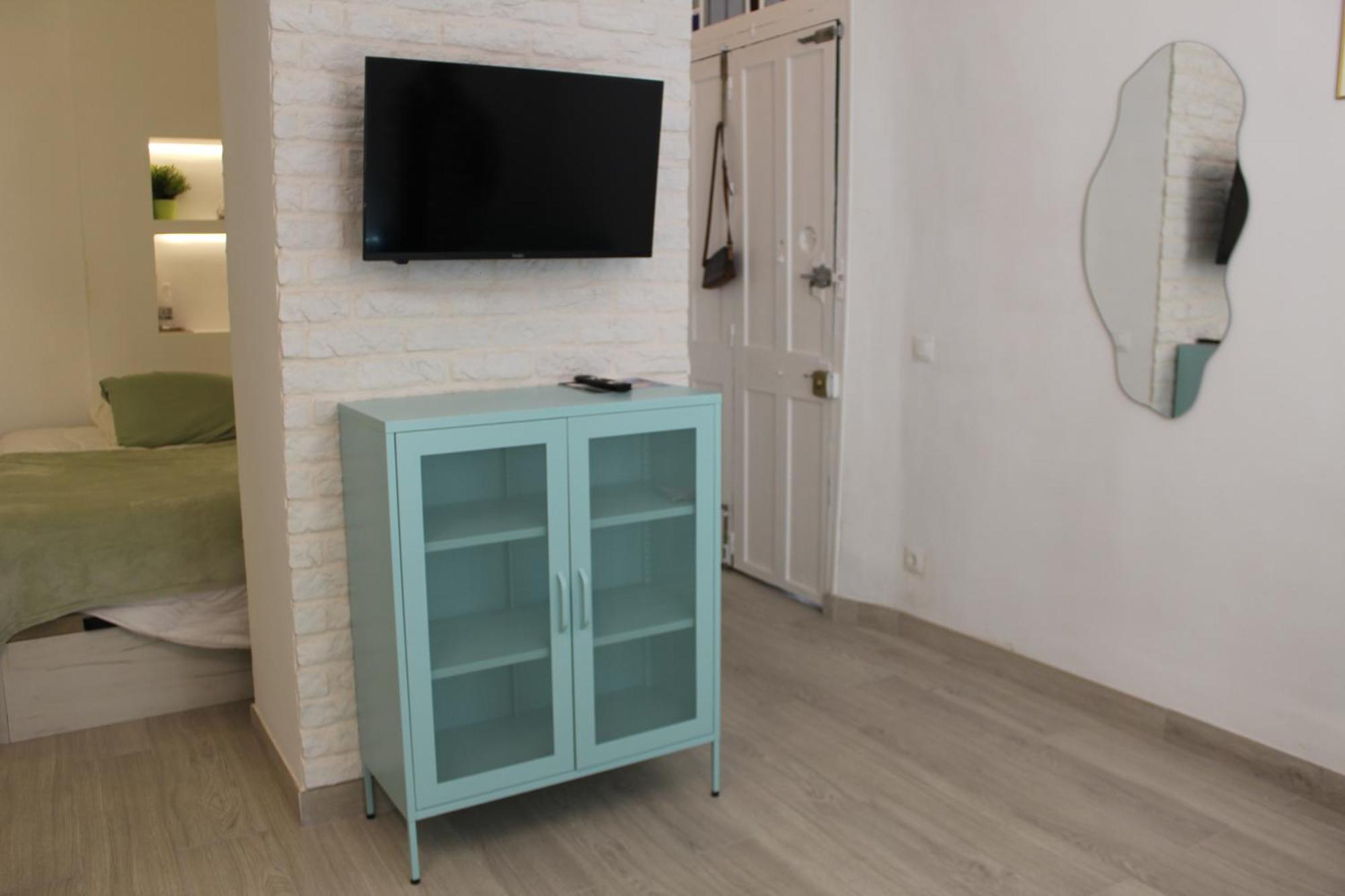 Iyourbasics Lovely Hinestrosa 23 Free Wifi&ac Apartment *