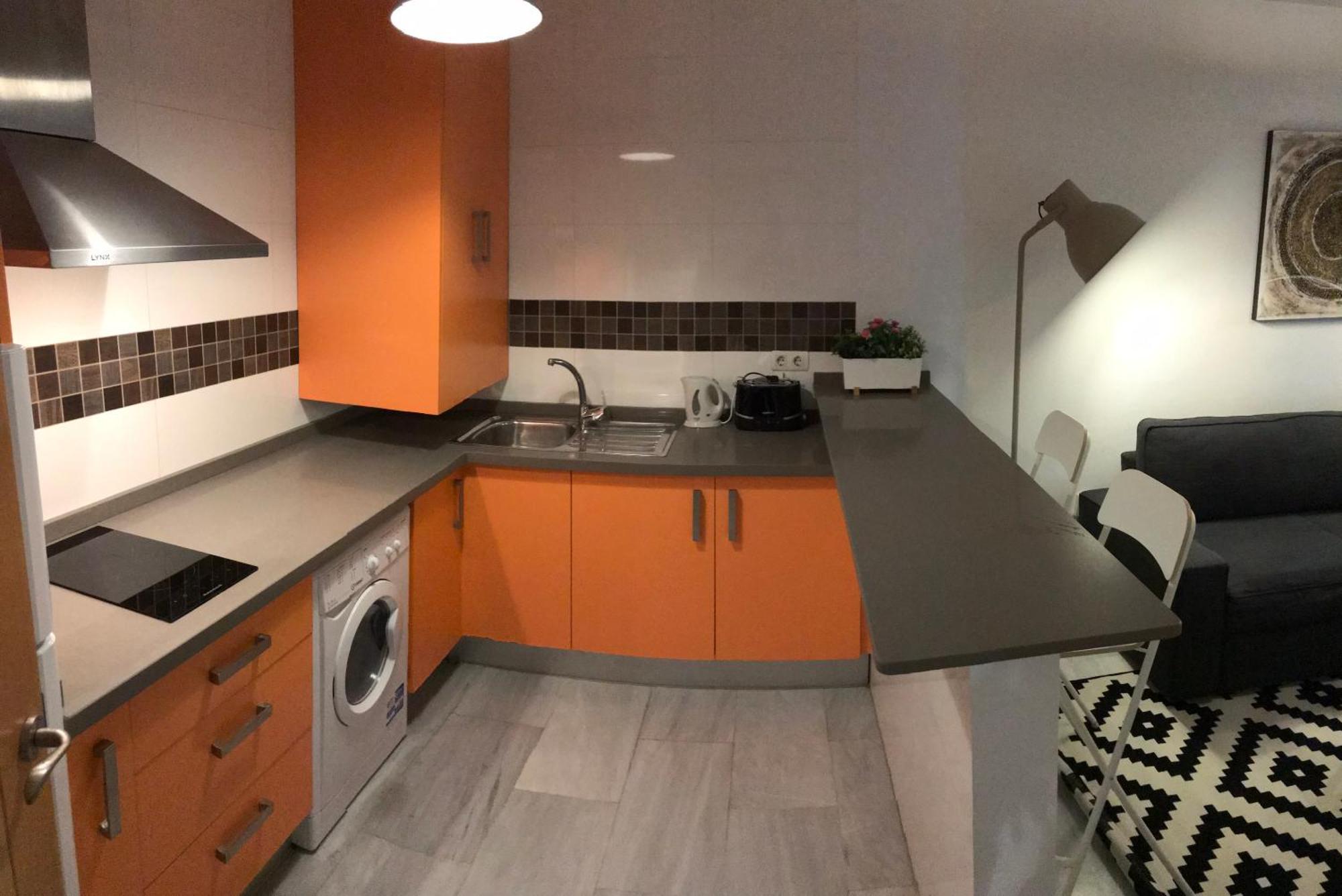 Boutique - Carlos Haya Area With Parking *