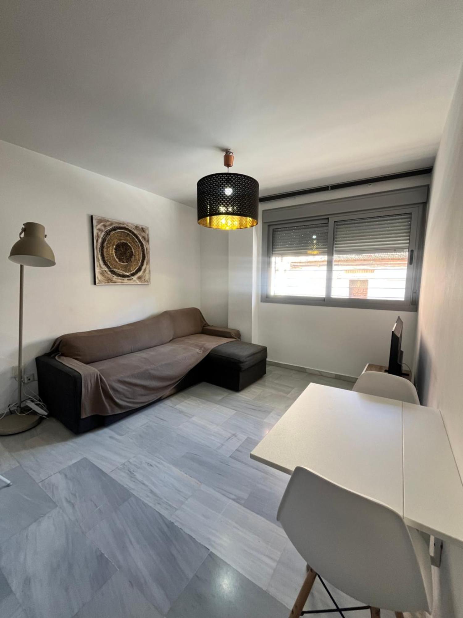 Boutique - Carlos Haya Area With Parking