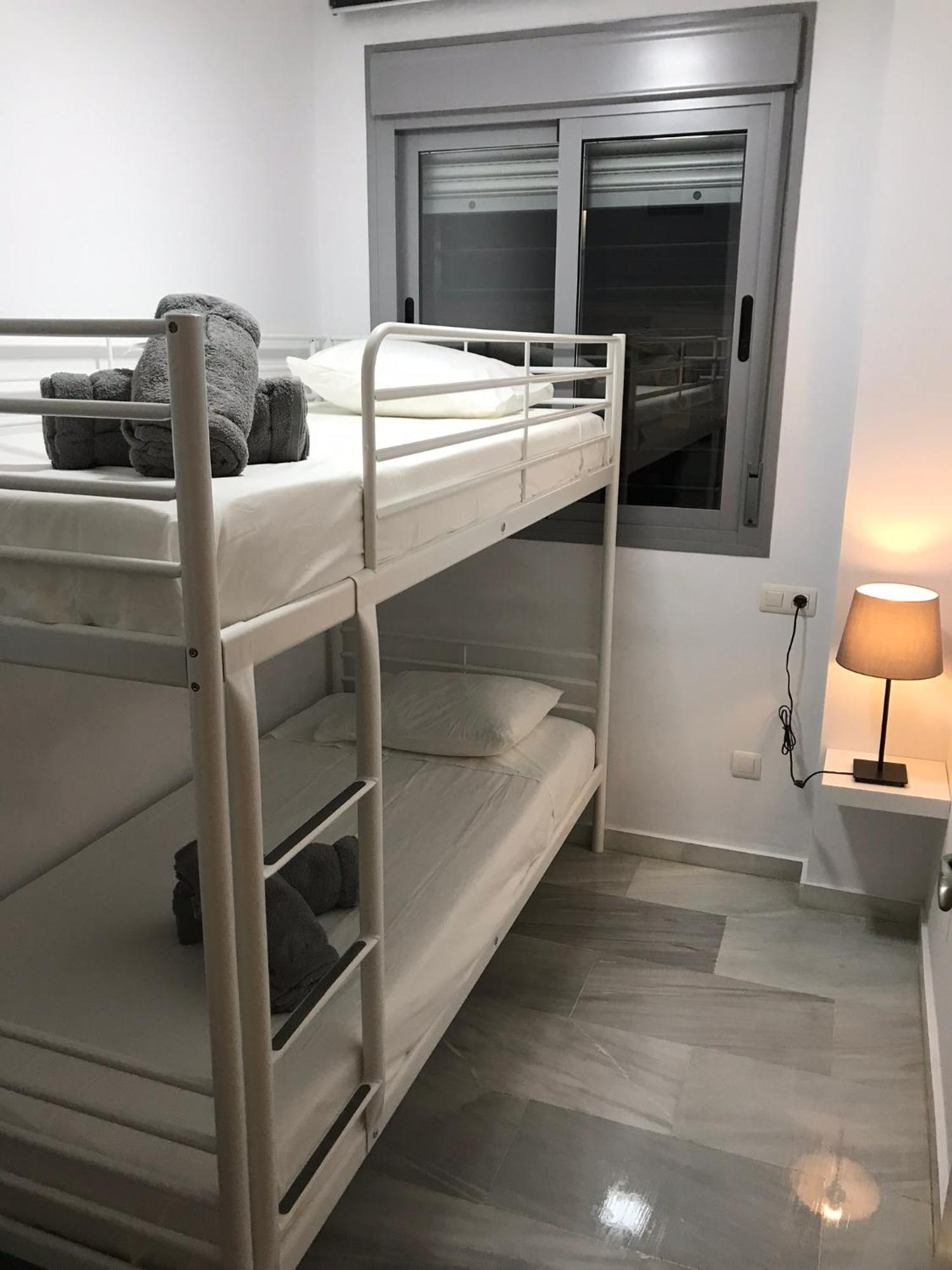 Boutique - Carlos Haya Area With Parking *