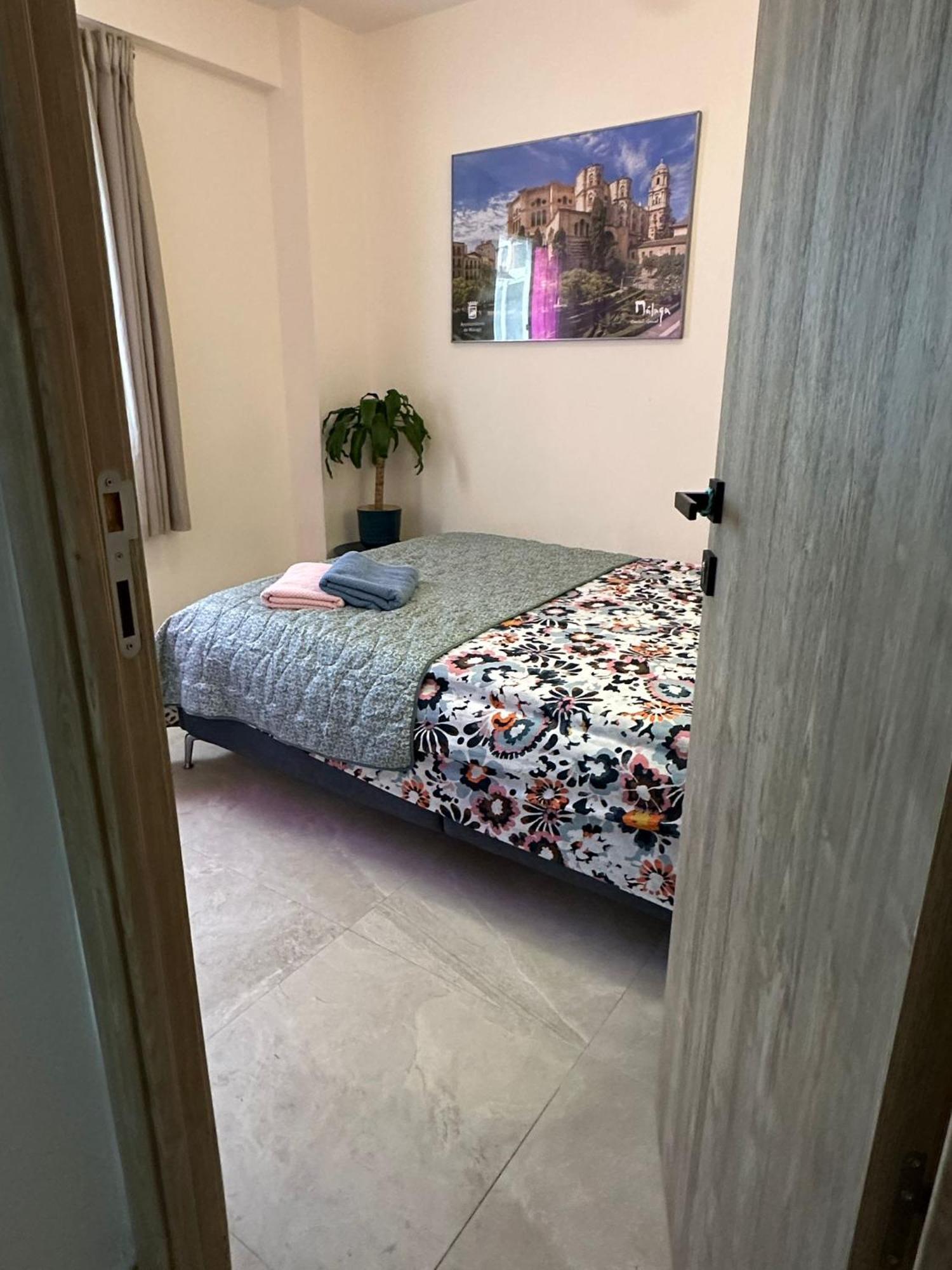 Peaceful Little Bedroom Málaga
