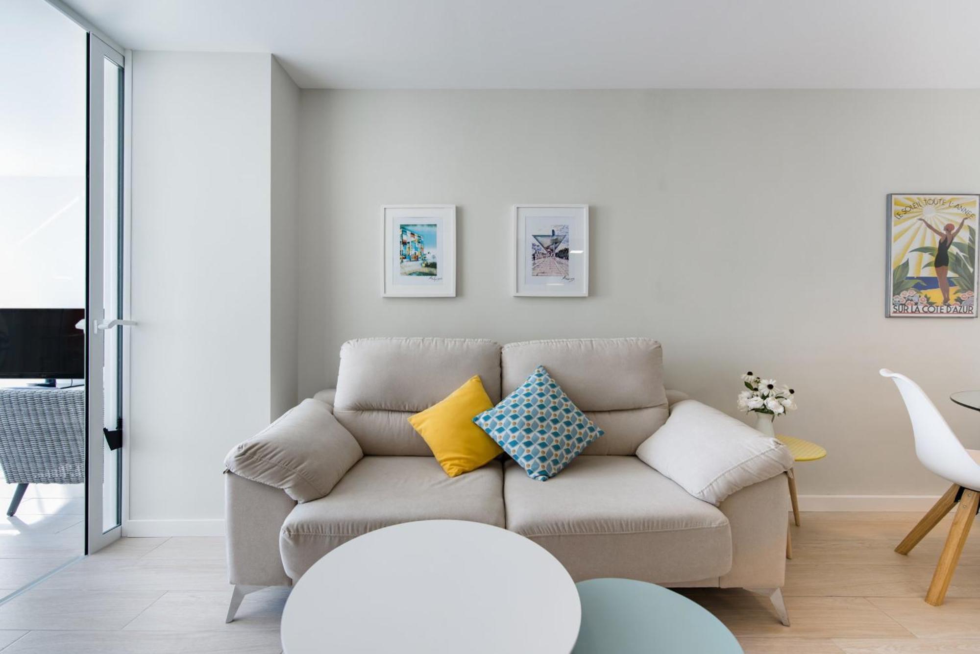 Sorolla 105, Luxury, Beach, Free Parking, Services, Quite Neighborhood, So Apartment Málaga