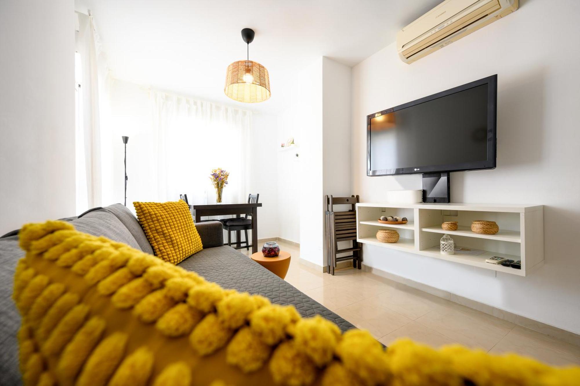 Wonderful Malagueta Pompidou Apartment Malaga