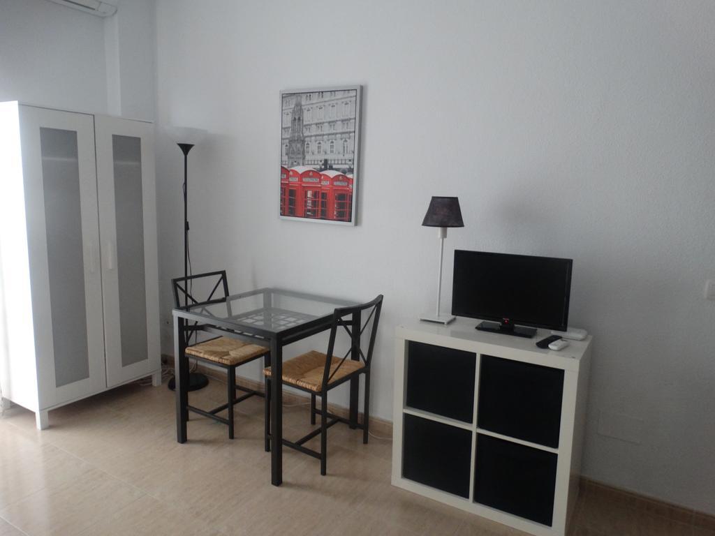 - Refino, 36 * Málaga