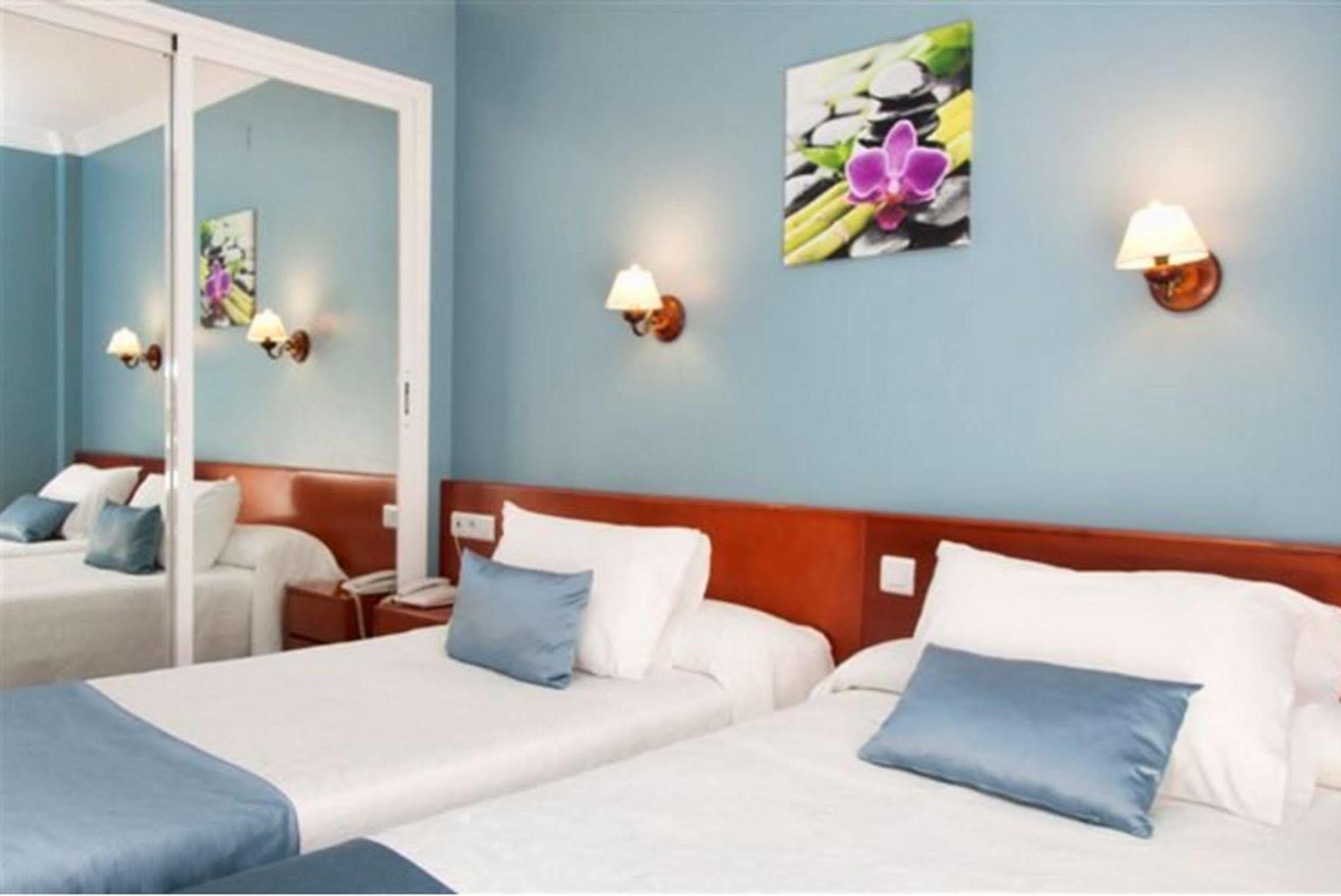 Hotell Romerito 2*