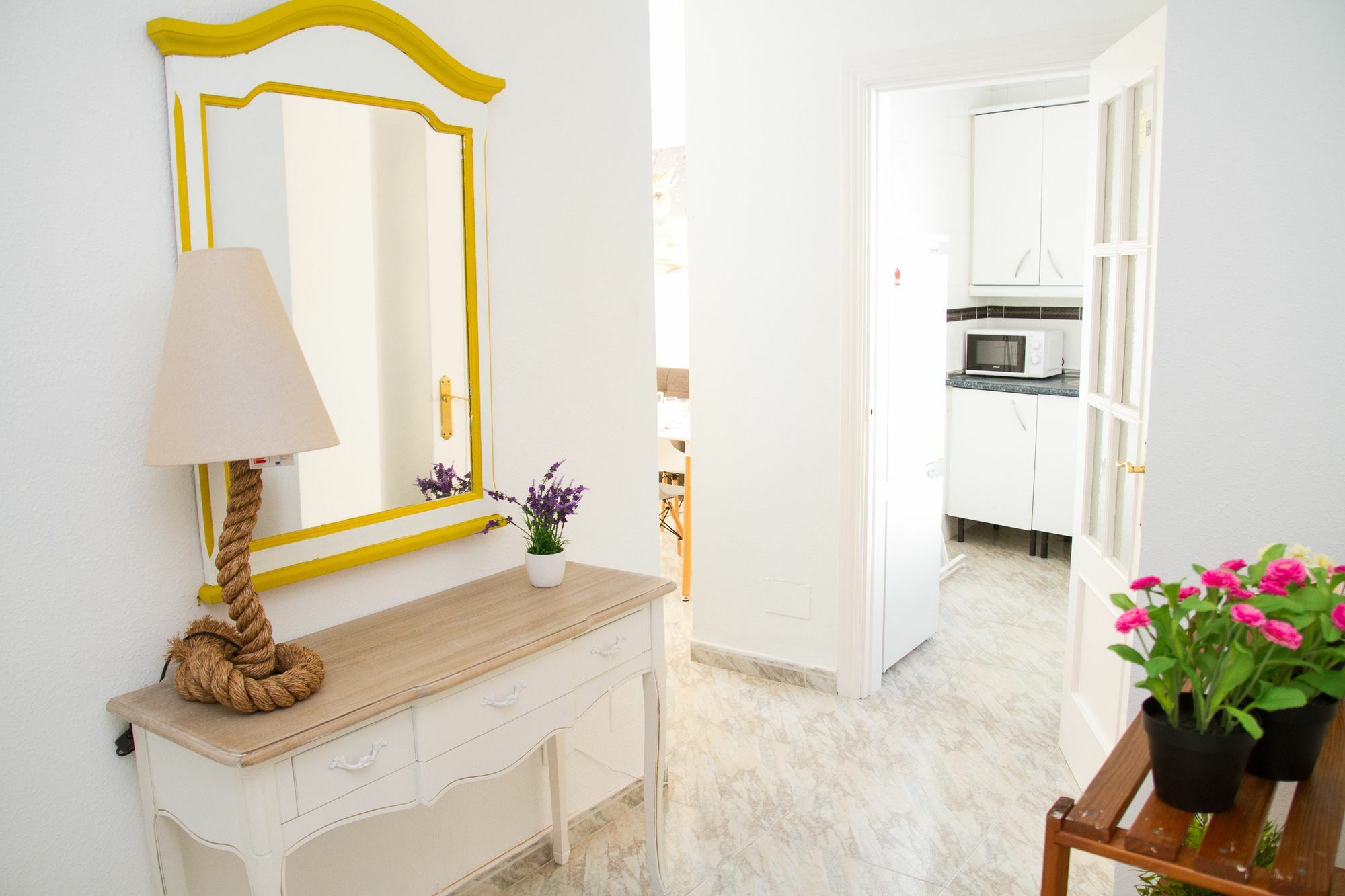 Spacious And Bright By La Recepcion *