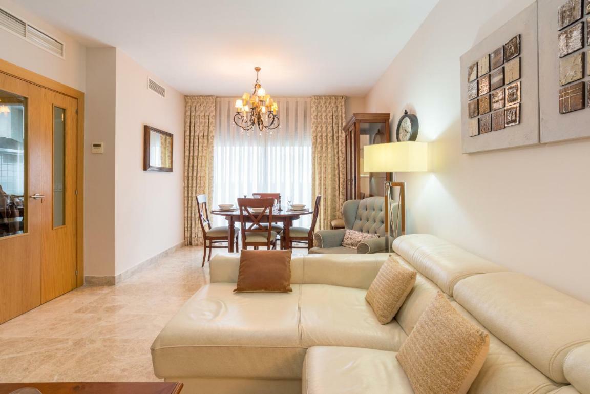 Keywise Perfect Location Next To Maria Zambrano Station, Central , Beach ,Pool And Free Parking *
