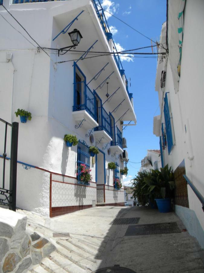 Moclinejo House *