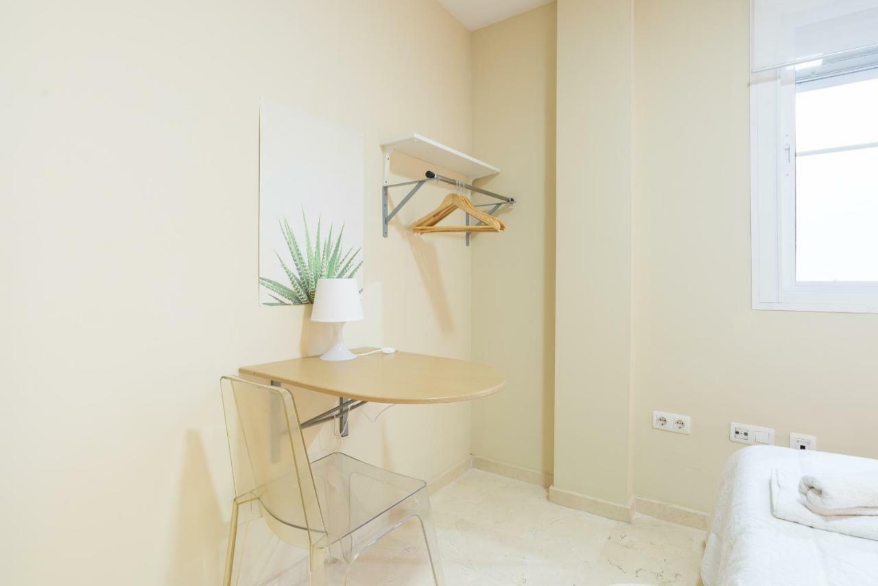 Lägenhet Gr0-quiet Apartment, Private Backyard, Walk To Old Town *