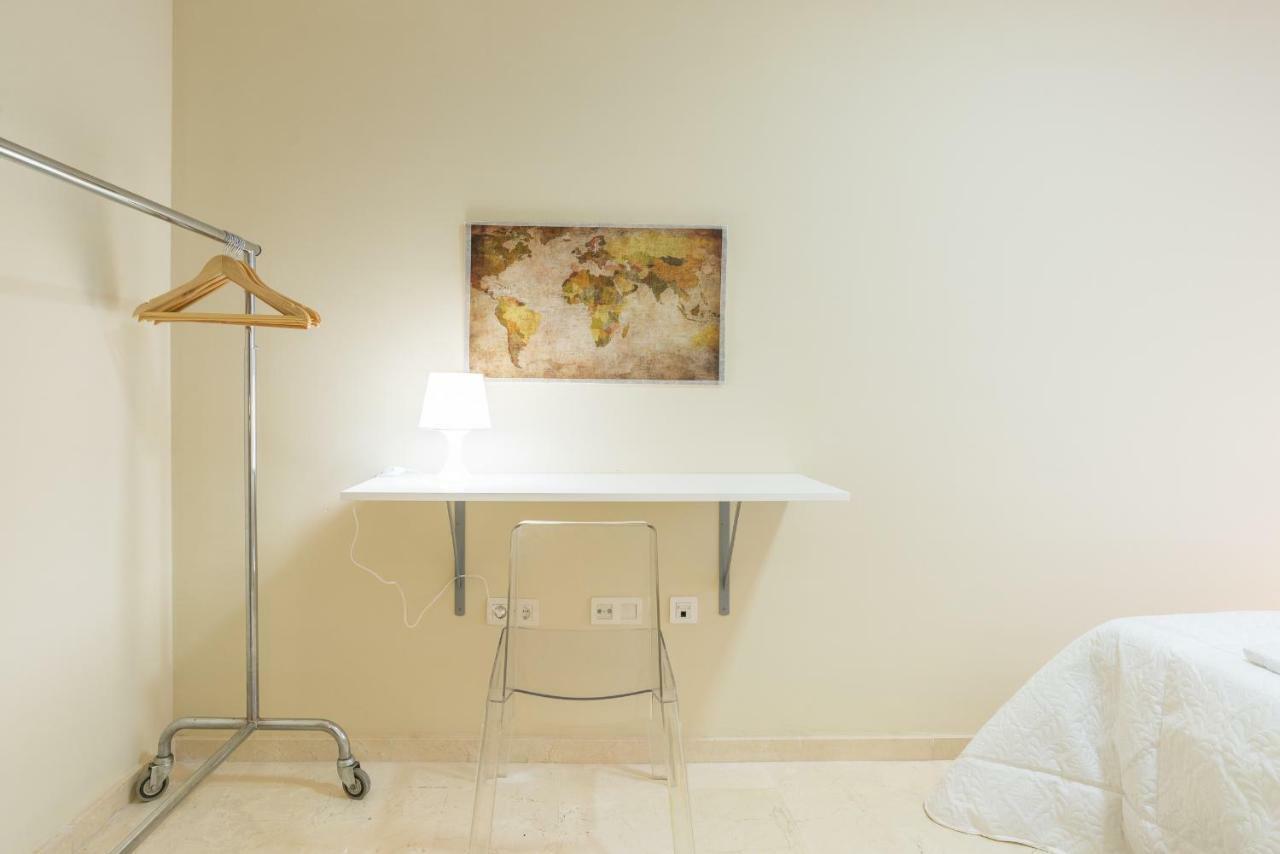 Gr0-quiet Apartment, Private Backyard, Walk To Old Town Lägenhet *
