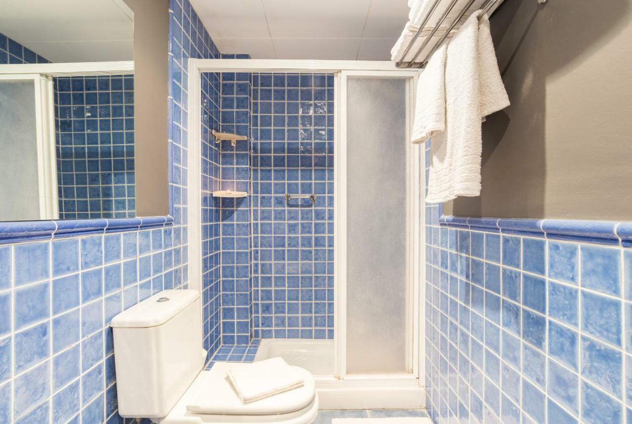 Gr0-quiet Apartment, Private Backyard, Walk To Old Town Málaga