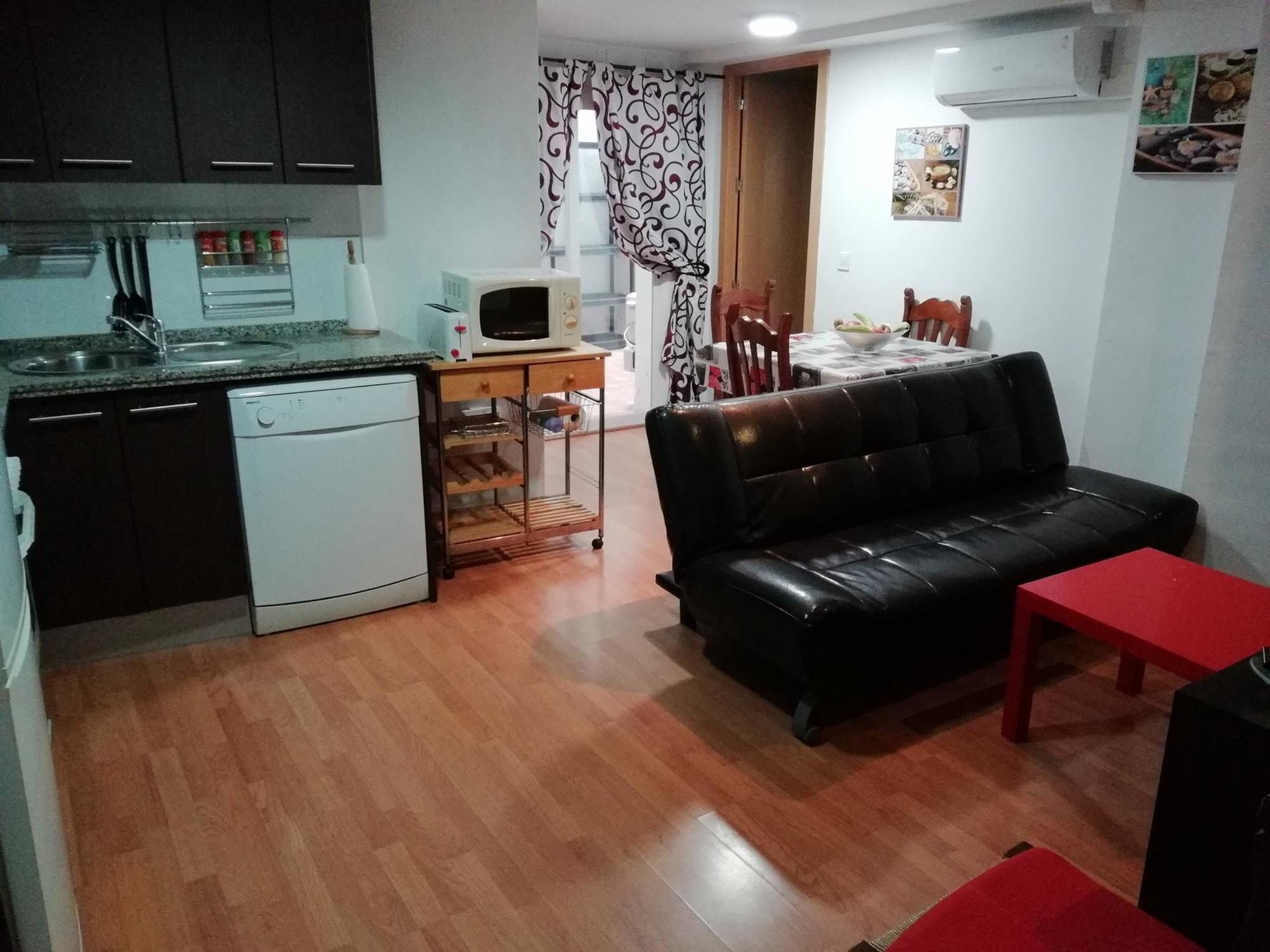 With One Bedroom In Malaga, With Wifi - 2 Km From The *