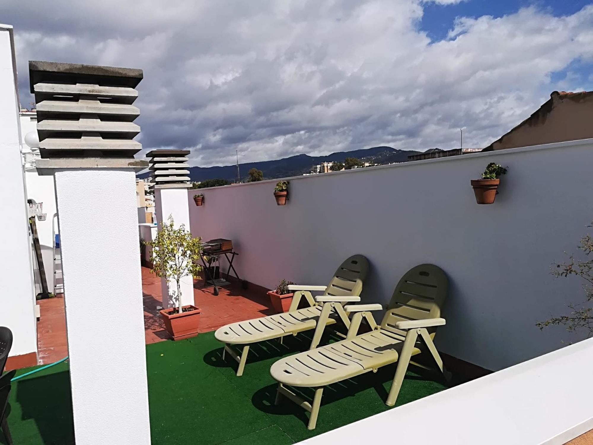 With 3 Bedrooms In Malaga, With Wonderful Mountain View, Fur Apartment *