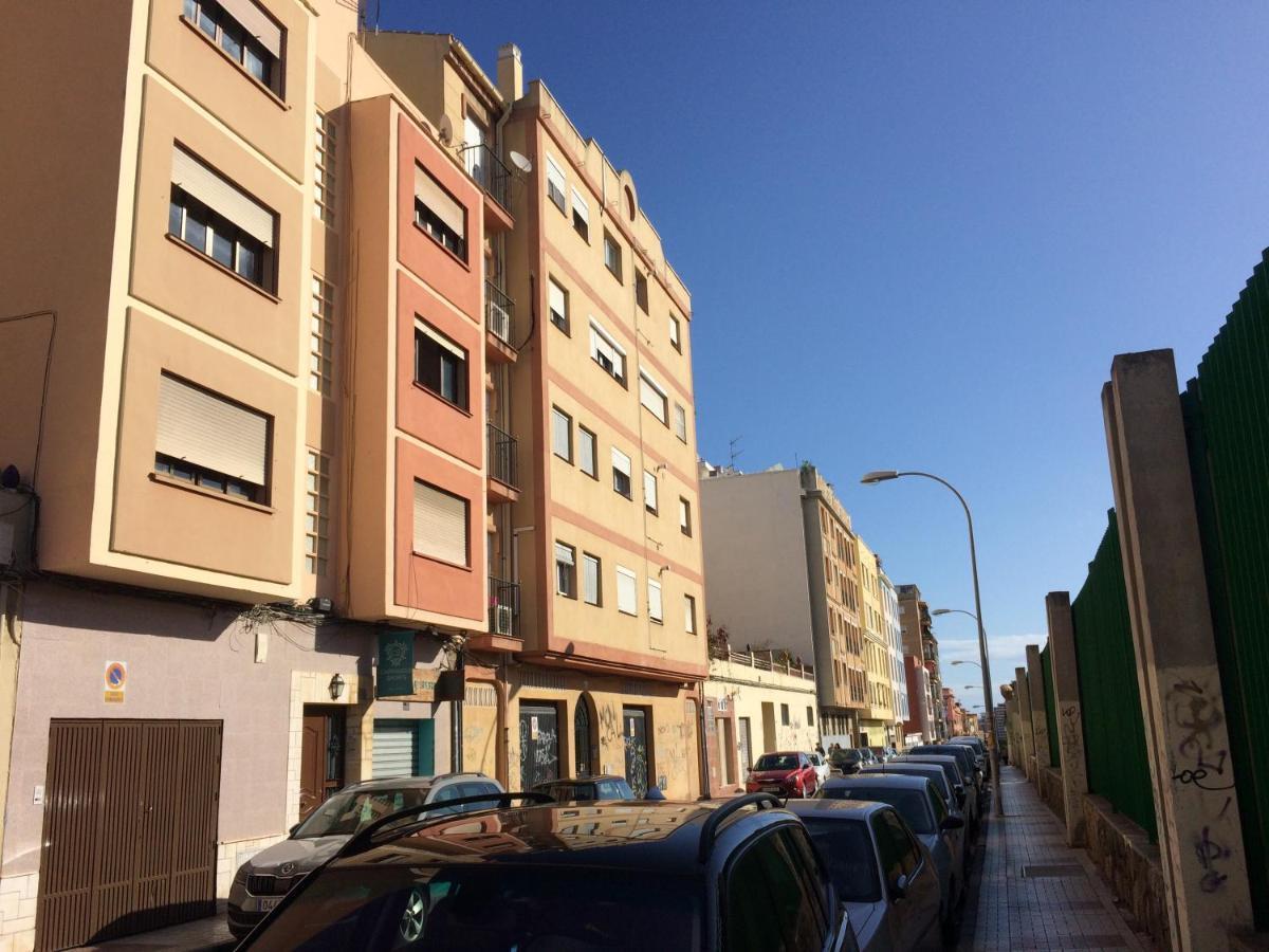 Hospedagem domiciliar Habitacion En Apartamento Carlos Haya *