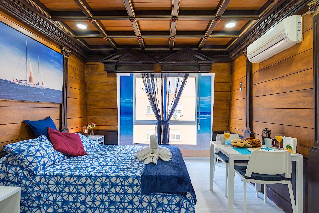 Citycenter Pirates Room, Young People Only Apartment Málaga