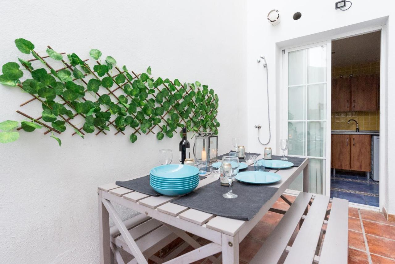 Gr0-quiet Apartment, Private Backyard, Walk To Old Town Lägenhet Málaga